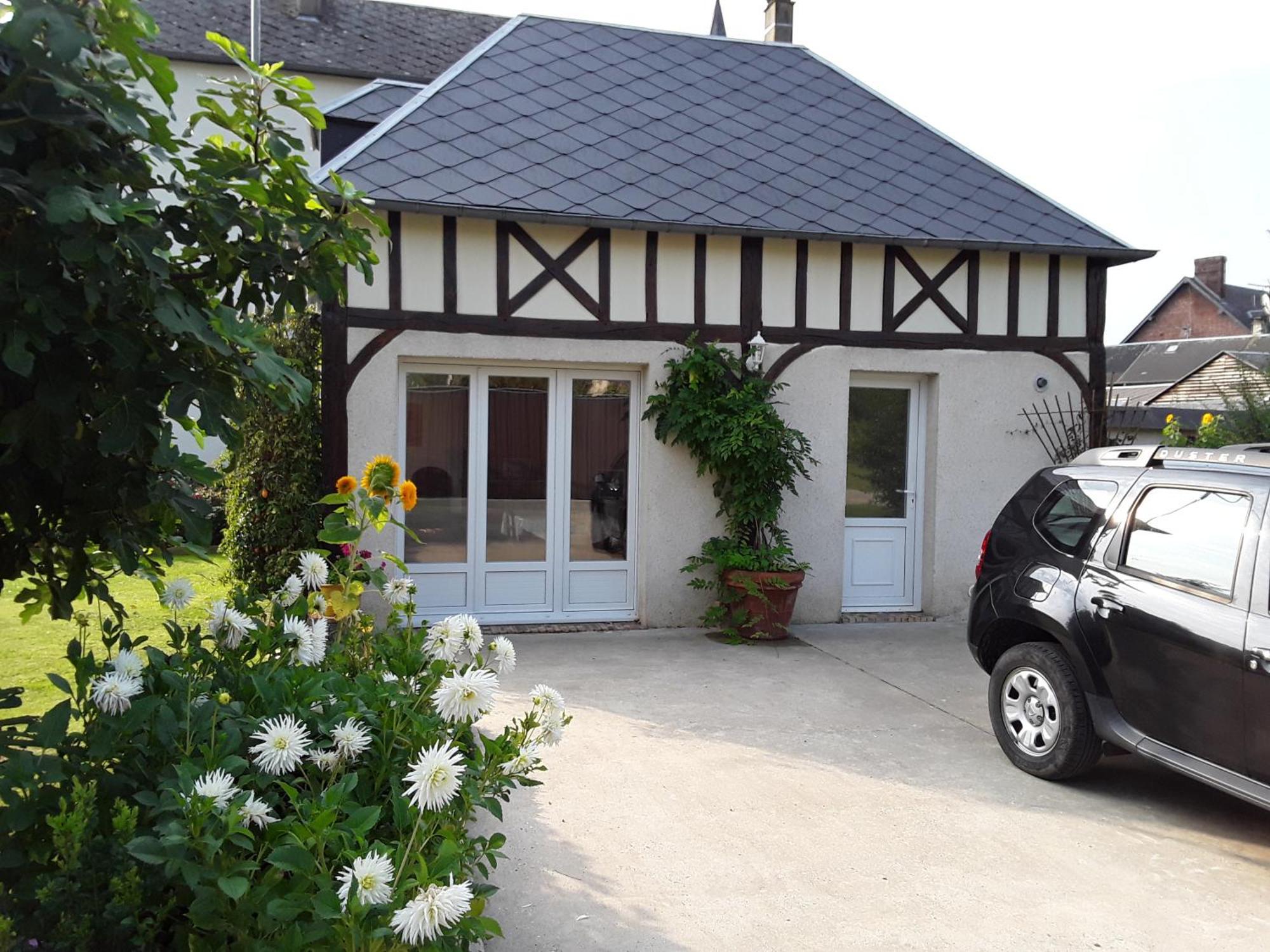Maison Serquigny Luaran gambar